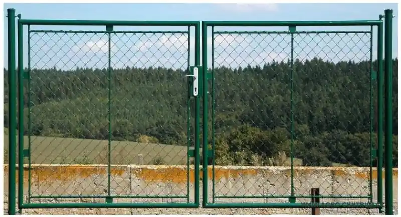 Brána FAB EXCLUSIVE zelená, vč. 2 sloupků, kliky a 4 pantů, v. 1250 mm Garantierte Lieferung